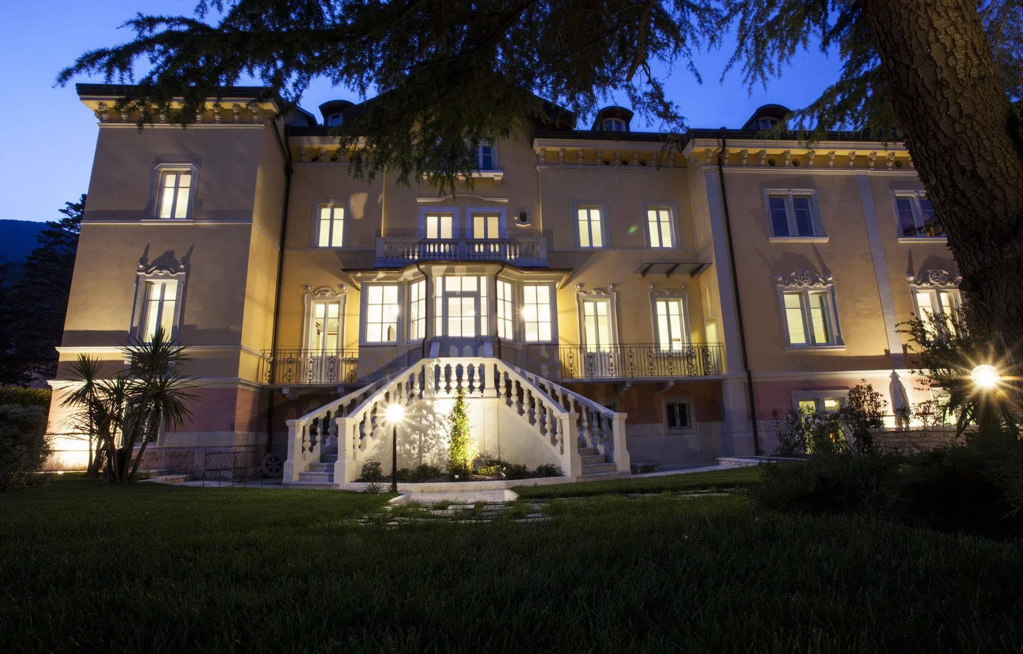 Villa Italia Luxury Suites And Apartments Arco Exterior photo